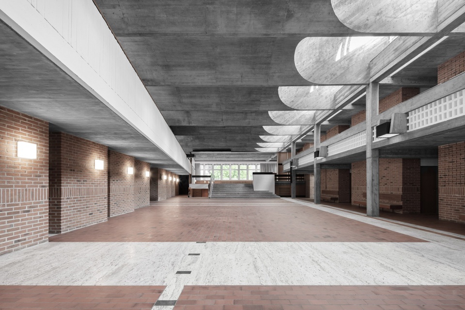 cusanus academy renovation by modusarchitects