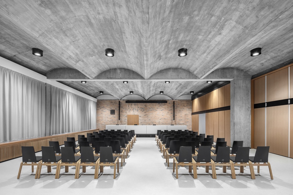 cusanus academy renovation by modusarchitects