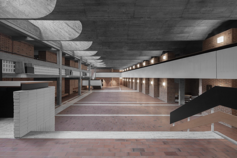 cusanus academy renovation by modusarchitects