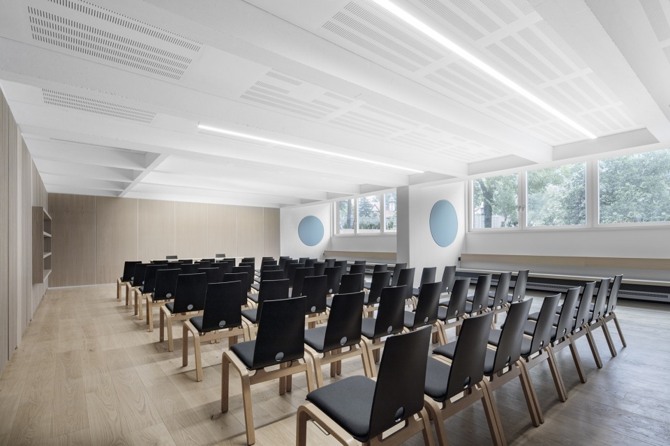 cusanus academy renovation by modusarchitects