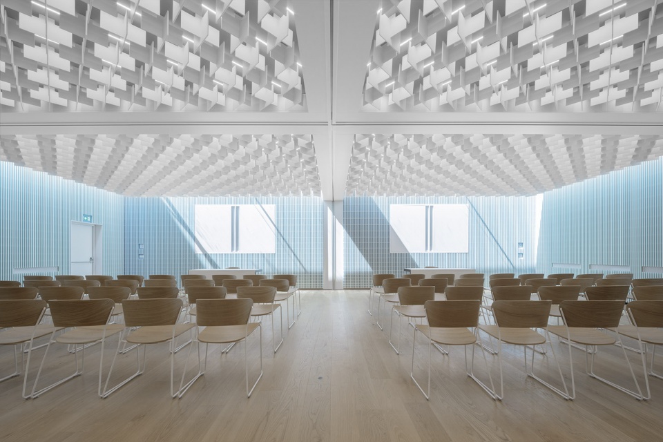 cusanus academy renovation by modusarchitects