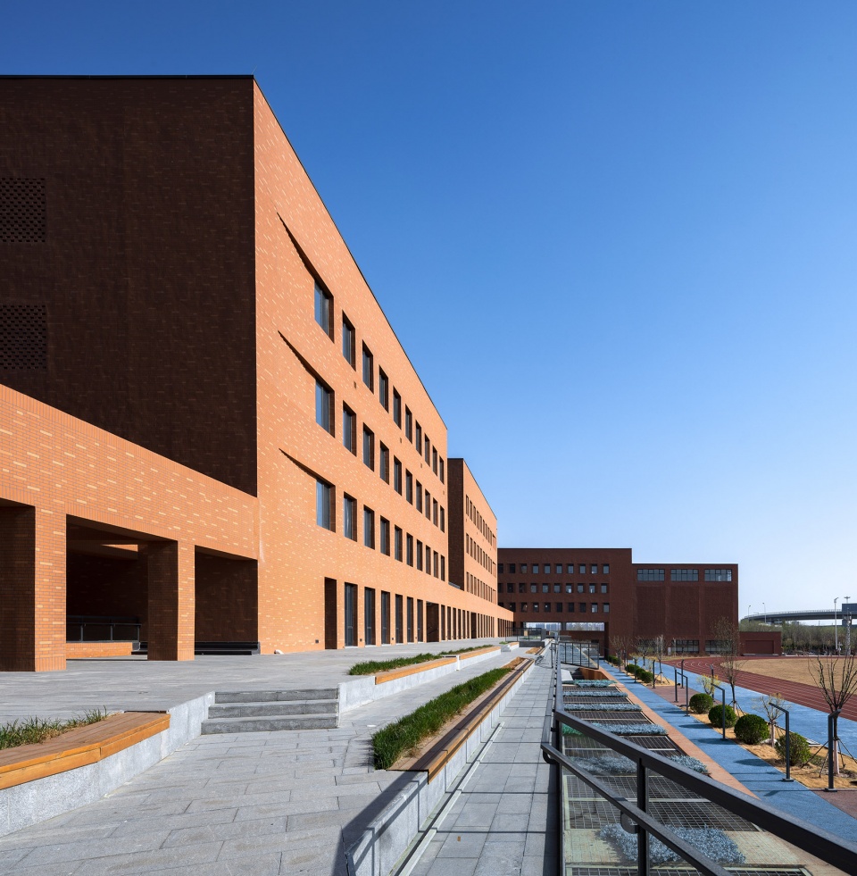 Tianjin Second Xinhua Middle School Tongji Architecture Design