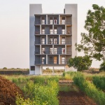 飞行墙壁招待所，印度 / Dhulia Architecture Design Studio