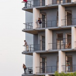 飞行墙壁招待所，印度 / Dhulia Architecture Design Studio
