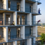 飞行墙壁招待所，印度 / Dhulia Architecture Design Studio