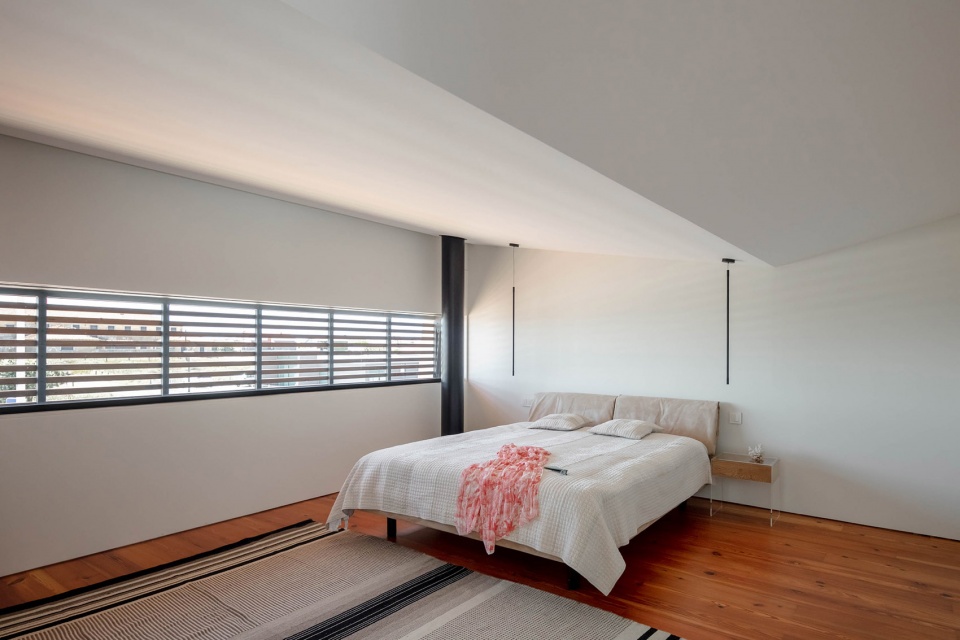 casa da marginal portugal by pf architecture studio