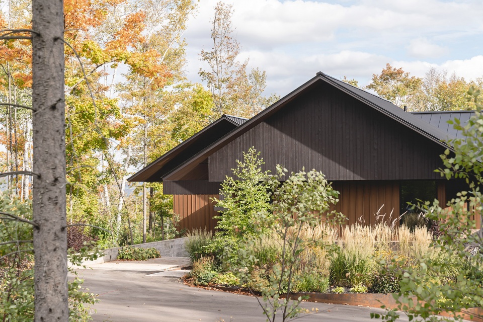KoyaHouse by Alain Carle Architecte Inc