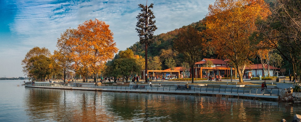 Moshan Park in Wuhan East Lake Greenway China by ATLAS