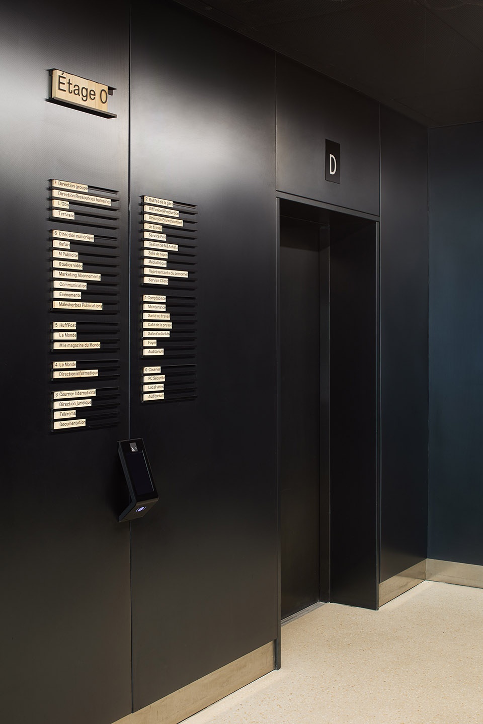 le monde group hq wayfinding snohetta