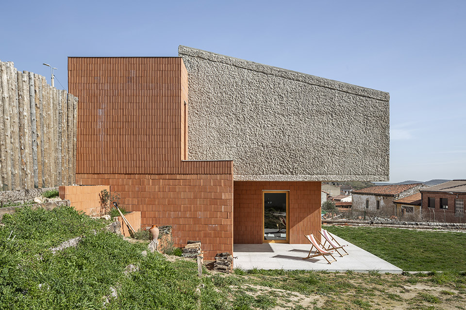house in huerta de rey by mecanismo