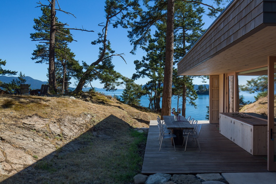 lone madrone by heliotrope architects