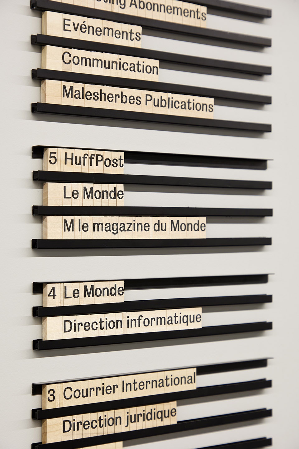 le monde group hq wayfinding snohetta
