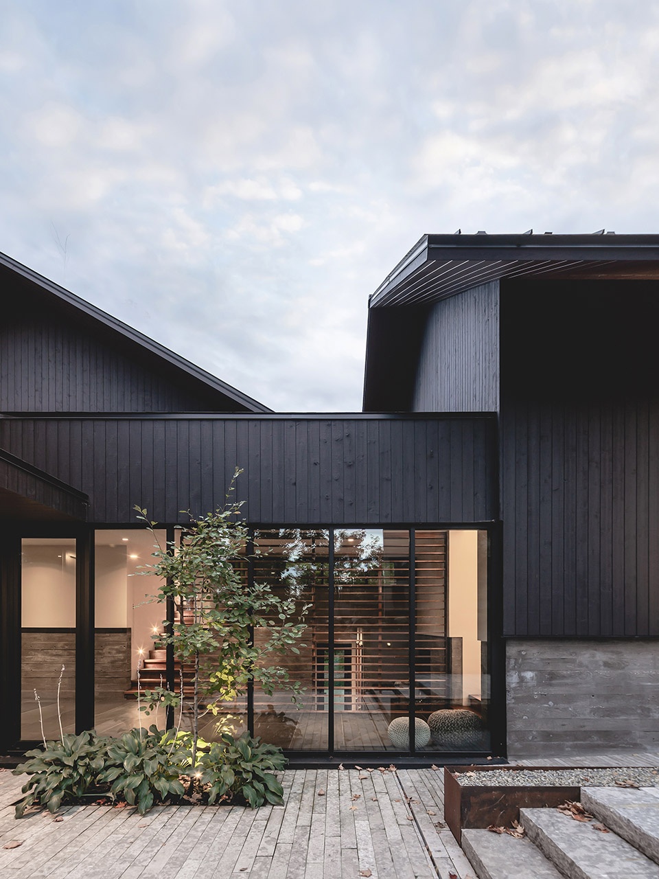 KoyaHouse by Alain Carle Architecte Inc