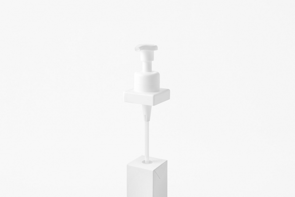 carton pump by nendo