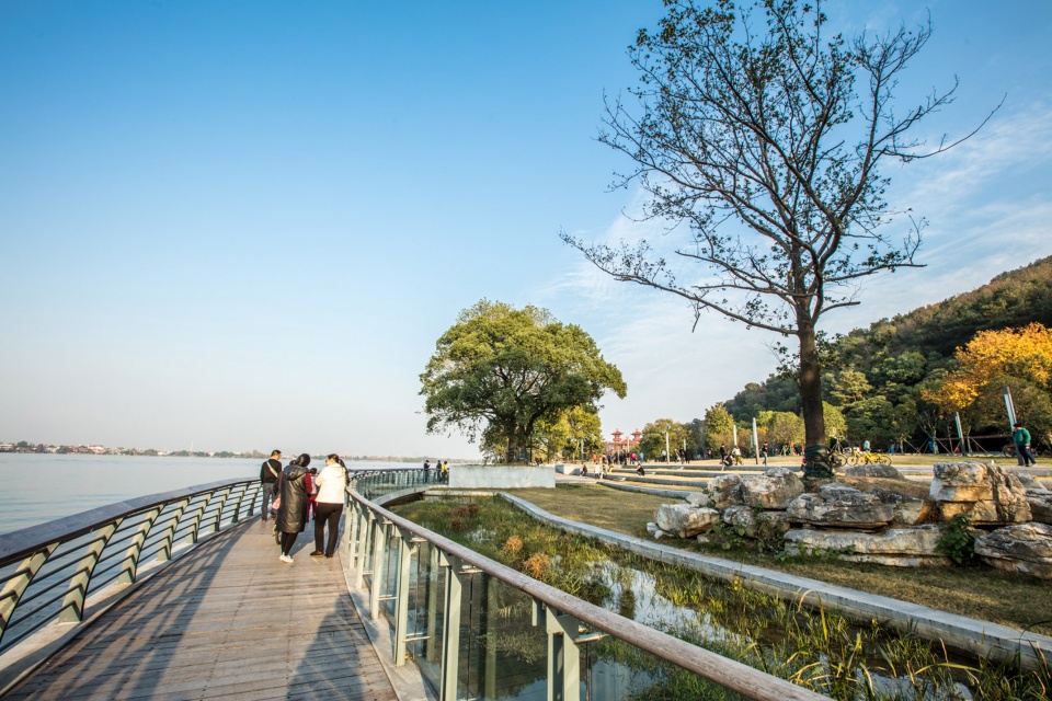 Moshan Park in Wuhan East Lake Greenway China by ATLAS