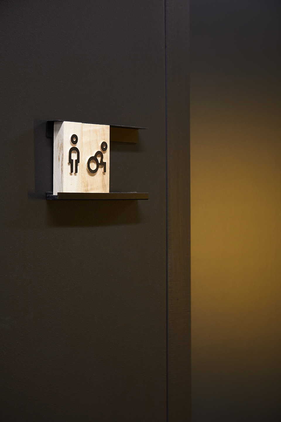 le monde group hq wayfinding snohetta