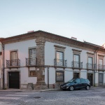 Casa na Praça Mouzinho de Albuquerque by Carvalho Araújo