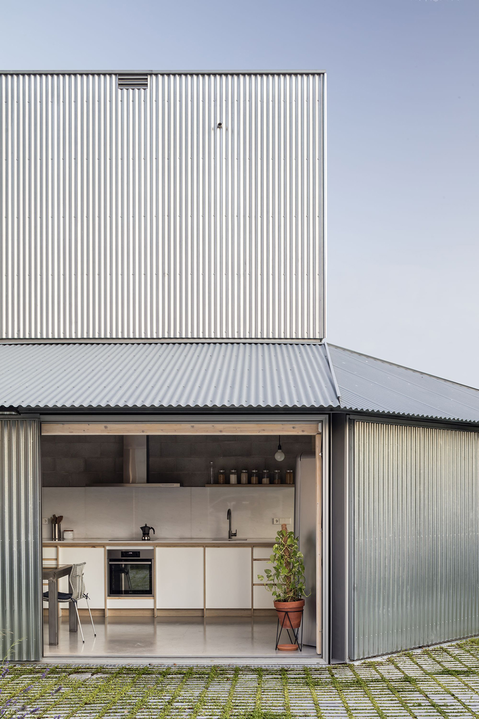 house 905 by harquitectes