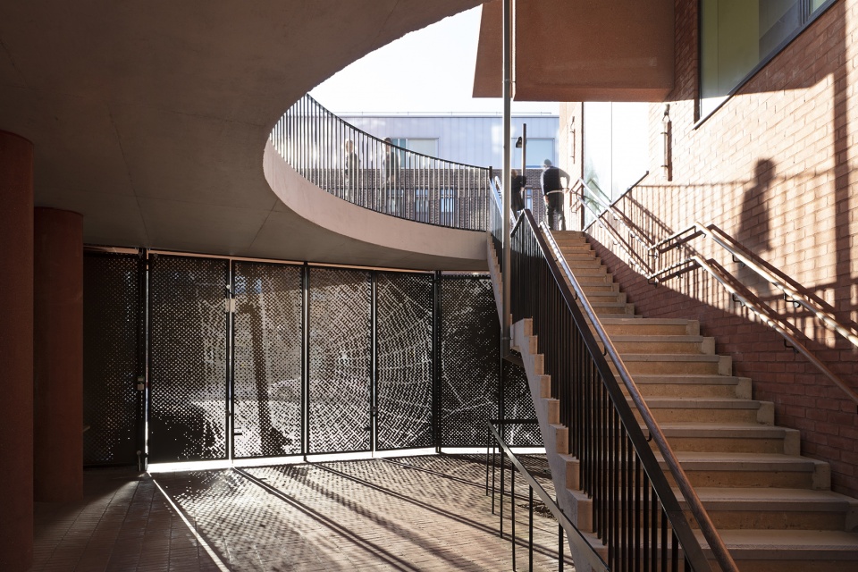 333 kingsland road hackney new primary school by henley halebrown
