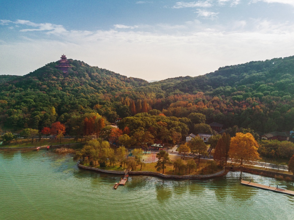 Moshan Park in Wuhan East Lake Greenway China by ATLAS
