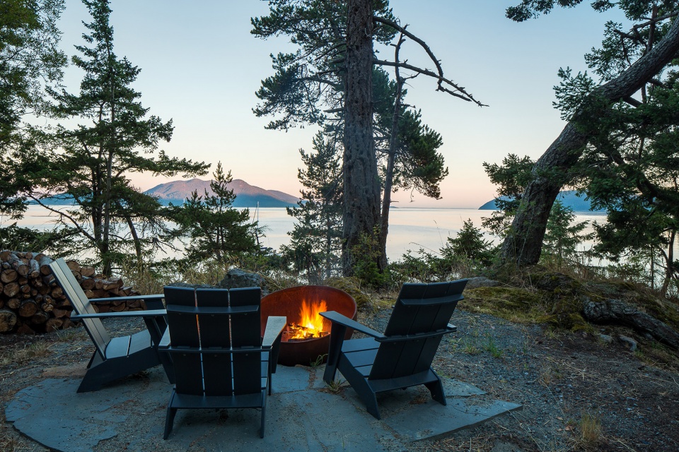 lone madrone by heliotrope architects