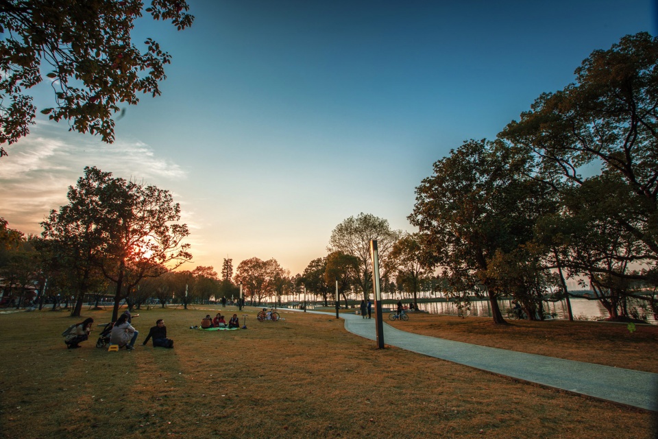 Moshan Park in Wuhan East Lake Greenway China by ATLAS