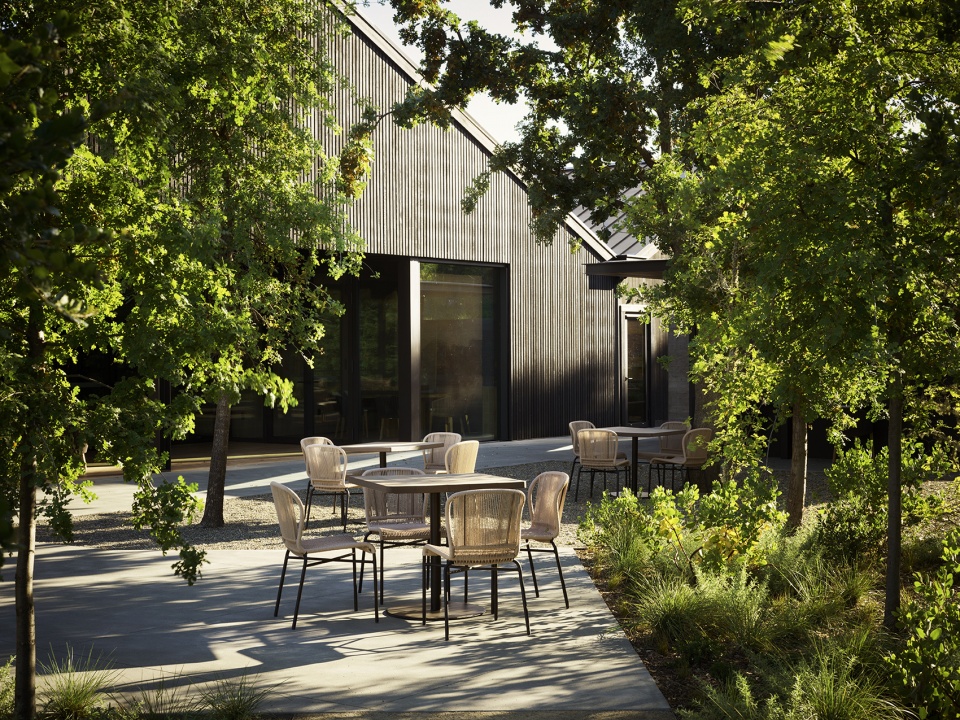 house of flowers by walker warner architects