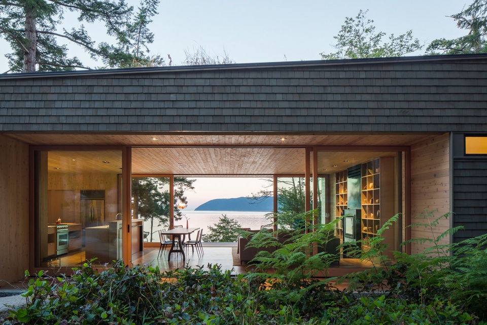 lone madrone by heliotrope architects