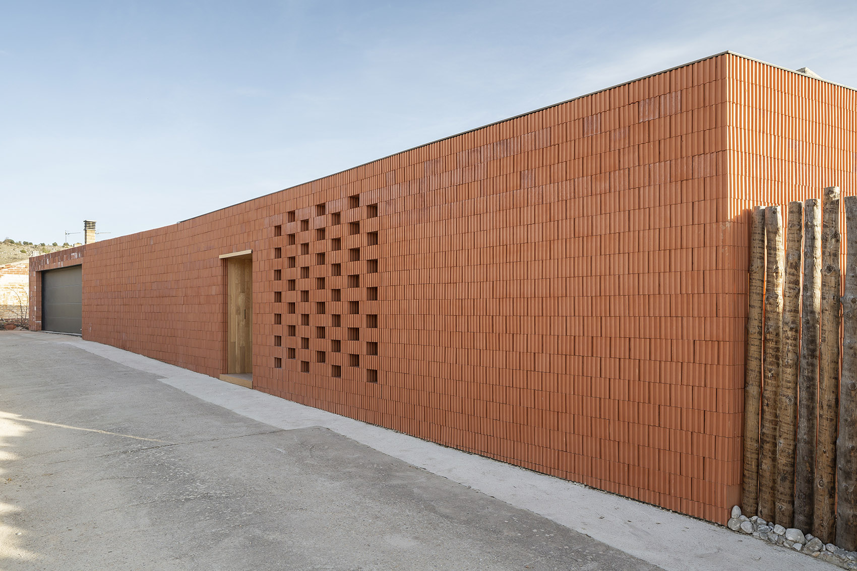 house in huerta de rey by mecanismo