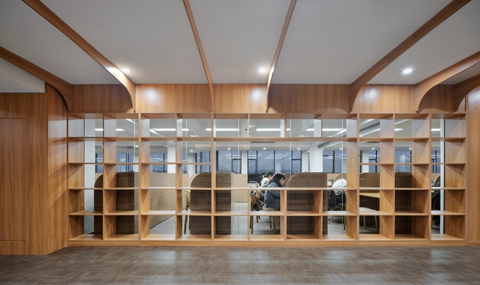 Reconstruction of Bao Yugang Library of Jiaotong University China by Oumoumou Studio