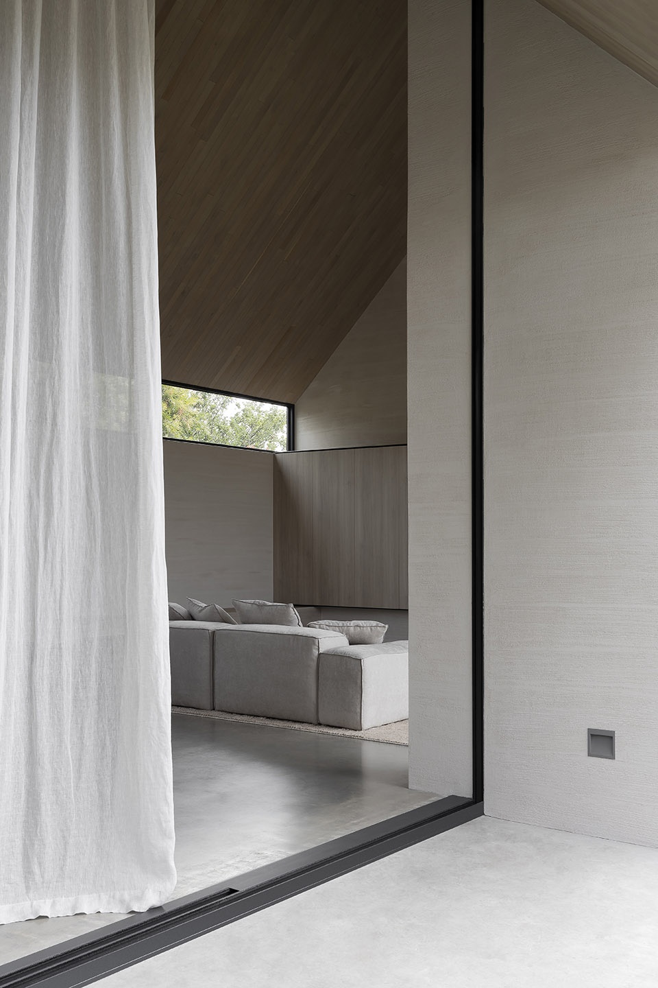 Barwon Heads House by Adam Kane Architects