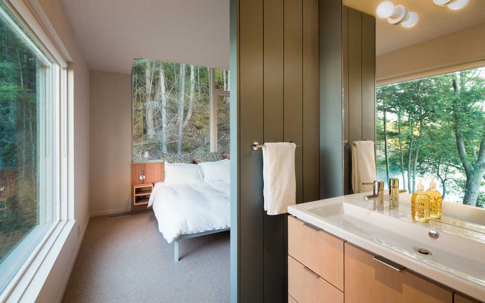 lone madrone by heliotrope architects