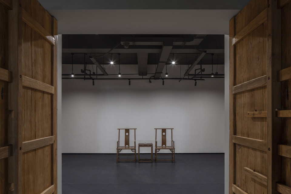 Folding gallery art Center China by BANDe Architects