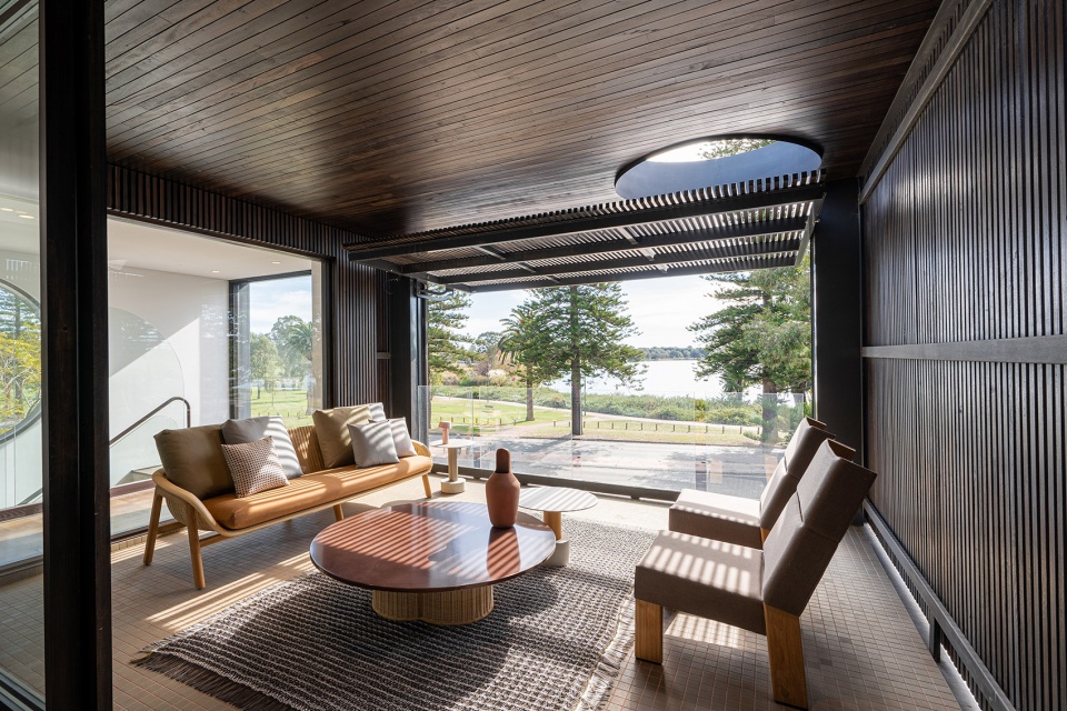 shutter house by mobilia state of kin