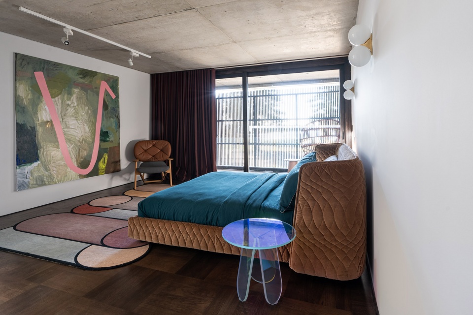 shutter house by mobilia state of kin