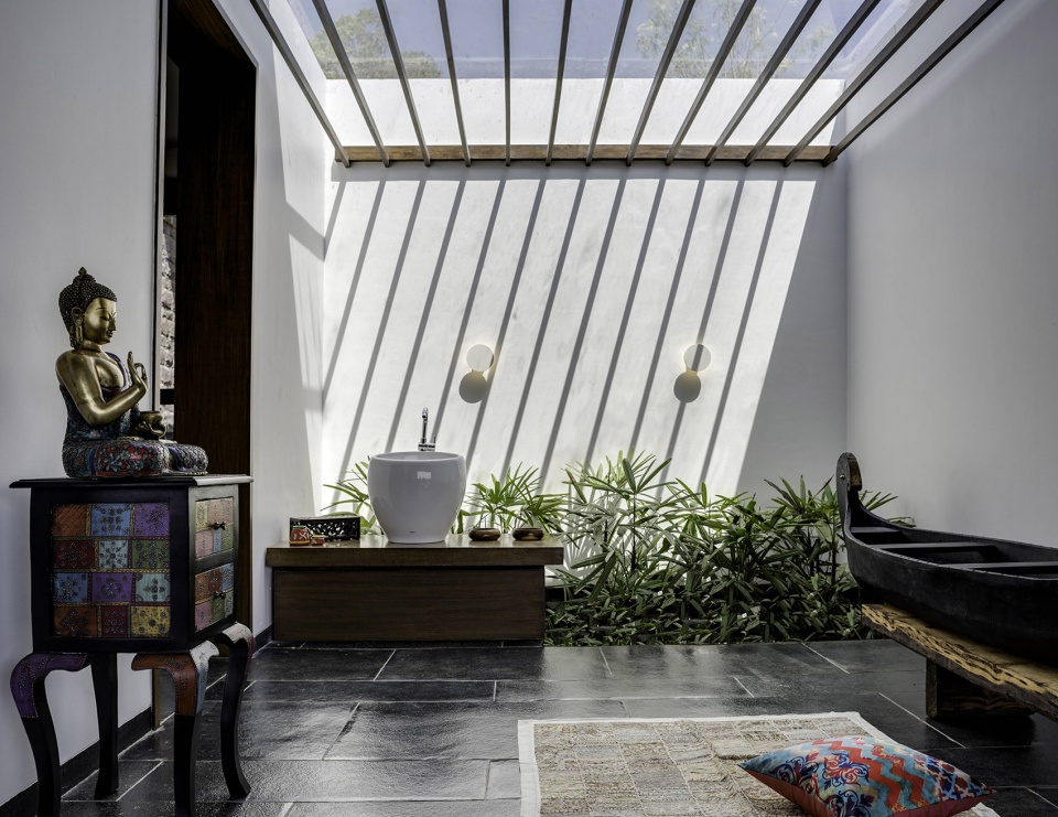 Hermitage Retreat Studio hu’mane