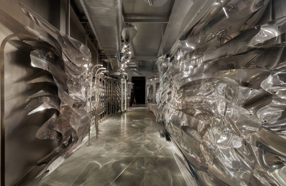 Walls for Amit Aggarwal flagship store India by Orproject
