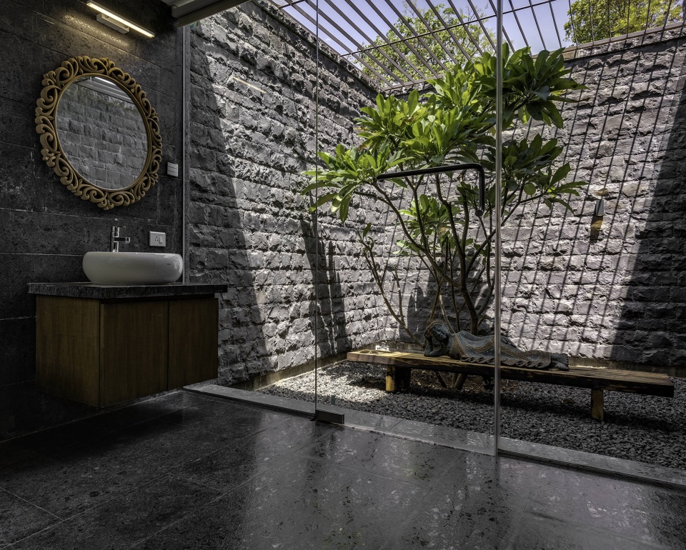 Hermitage Retreat Studio hu’mane