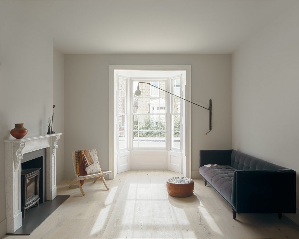 Concrete Plinth House by DGN Studio