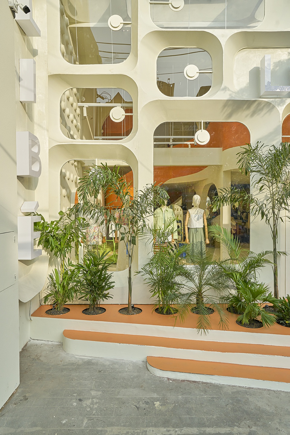 libe flagship by red5studio