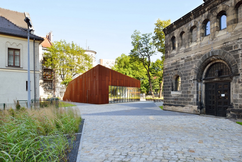 educational center and rosary garden by medusa group