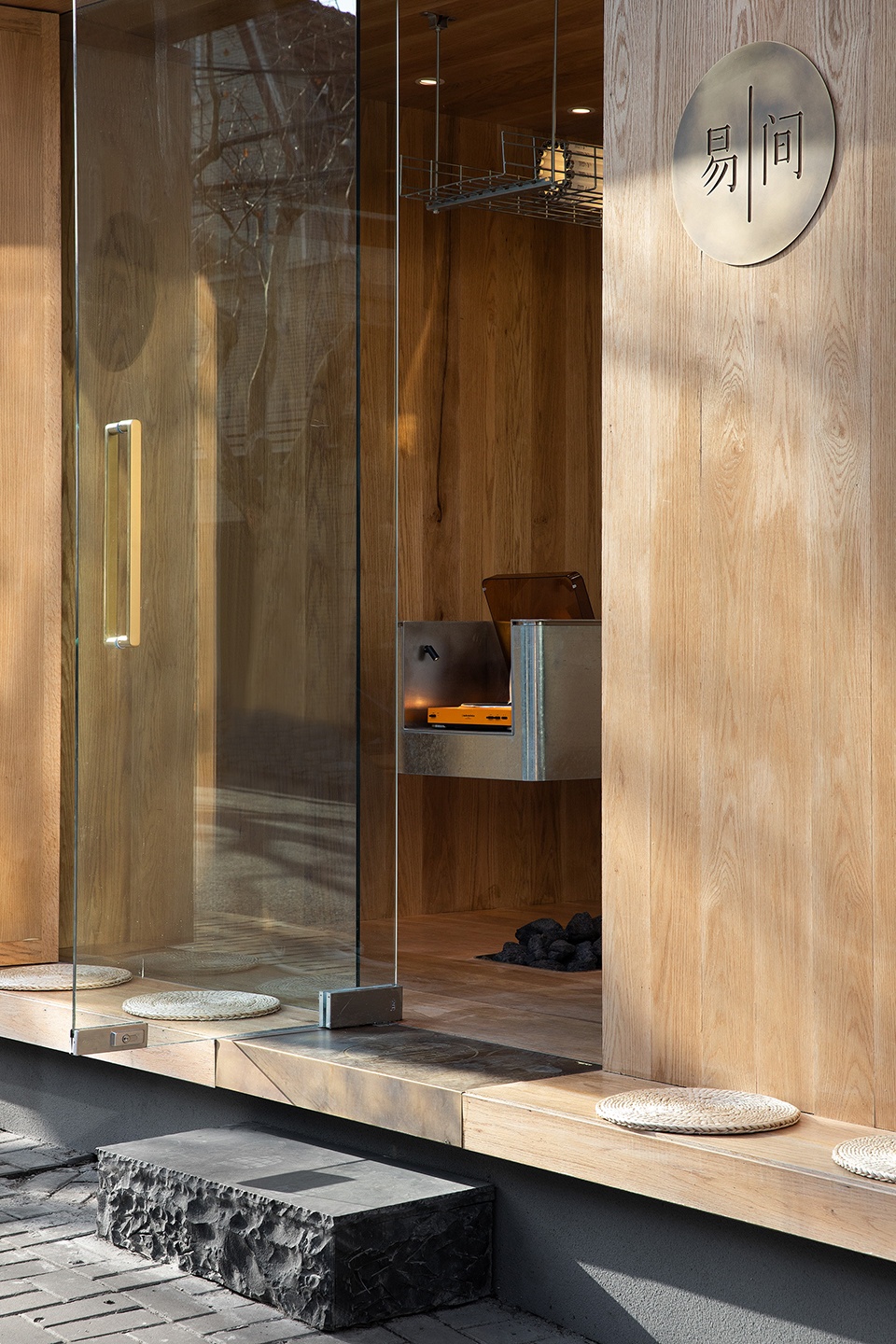 yijian cafe china by golucci interior architects
