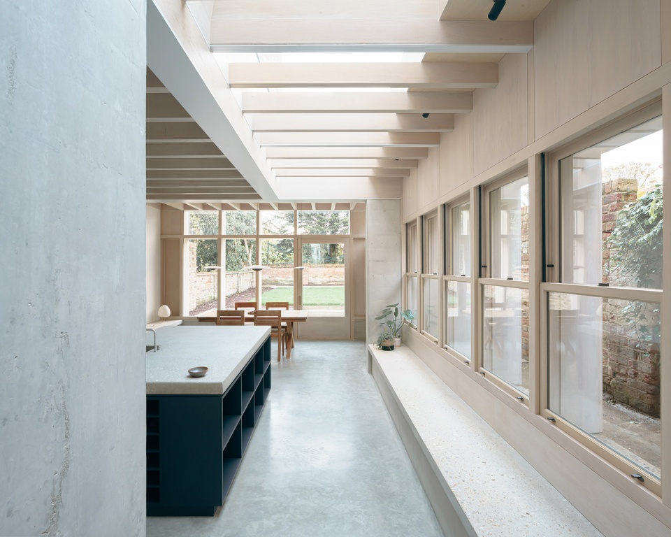 Concrete Plinth House by DGN Studio