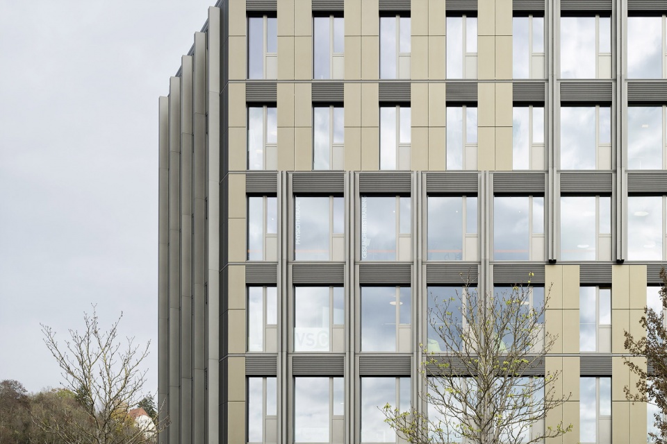 the commercial tower westspitze by ar architekten