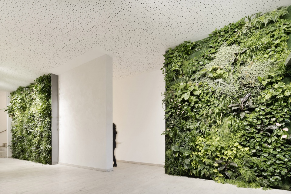 the commercial tower westspitze by ar architekten