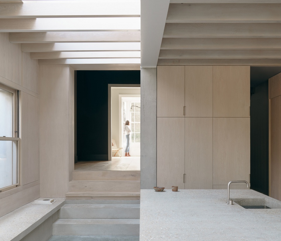 Concrete Plinth House by DGN Studio