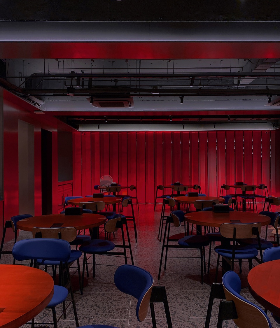 QU barbecue restaurant China by Woodo Studio