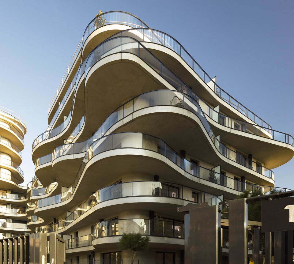 courbes residential building by christophe rousselle architecte