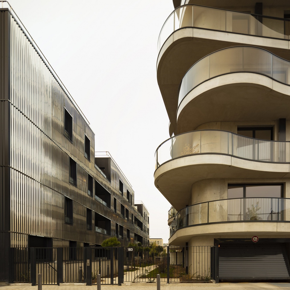 courbes residential building by christophe rousselle architecte