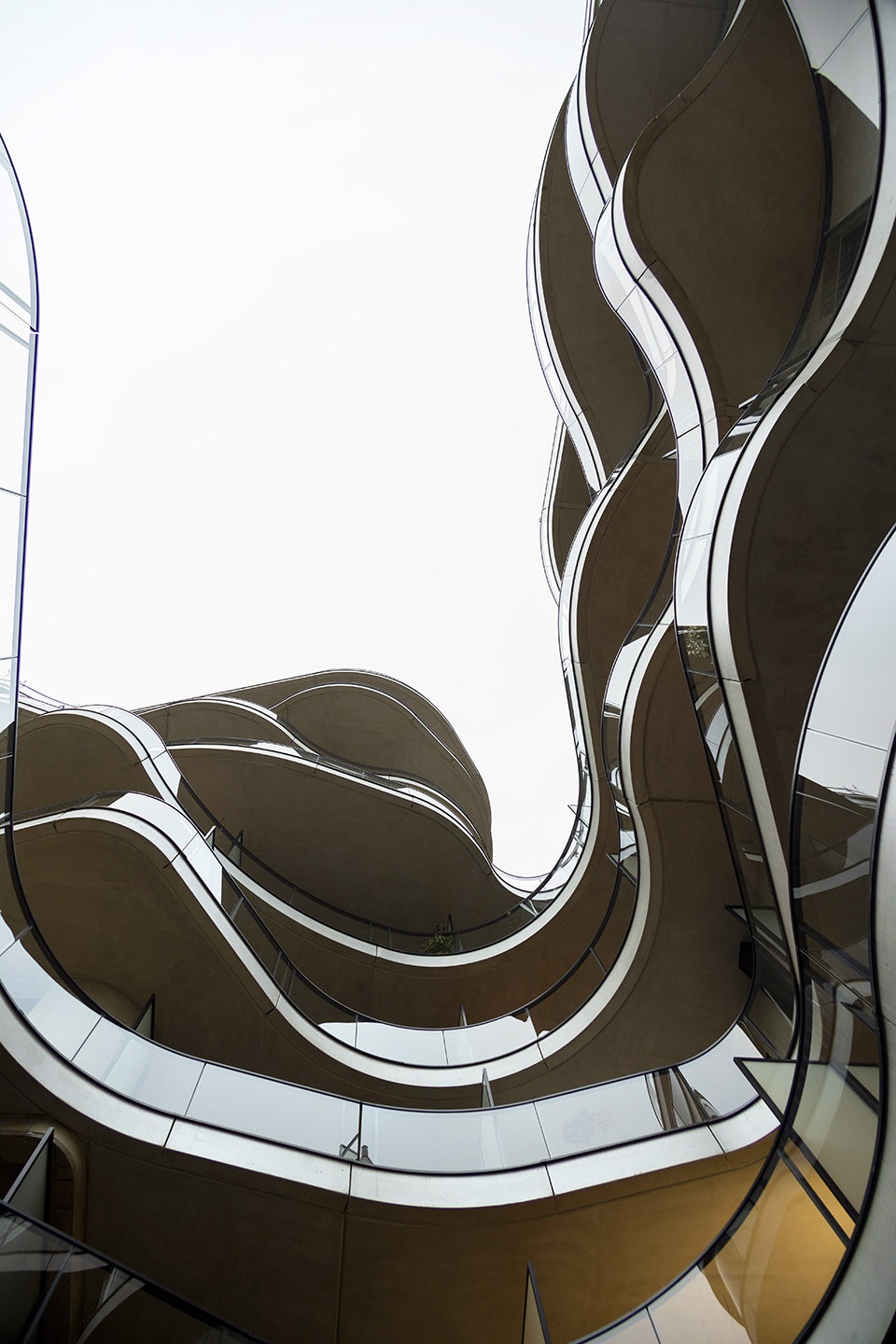 courbes residential building by christophe rousselle architecte